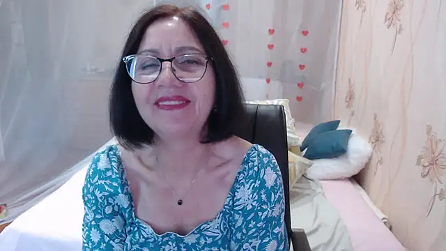 Snapshot of OlgaHottie chatting on October 28, 2025, 11:29 pm OlgaHottie online show from October 28, 2025, 11:29 pm