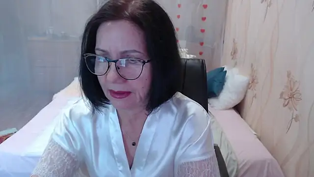 Snapshot of OlgaHottie chatting on November 3, 2025, 12:02 am OlgaHottie online show from November 3, 2025, 12:02 am