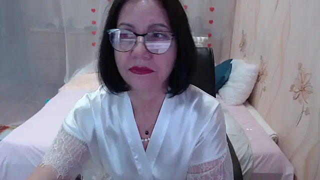 Snapshot of OlgaHottie chatting on November 8, 2025, 11:14 pm OlgaHottie online show from November 8, 2025, 11:14 pm