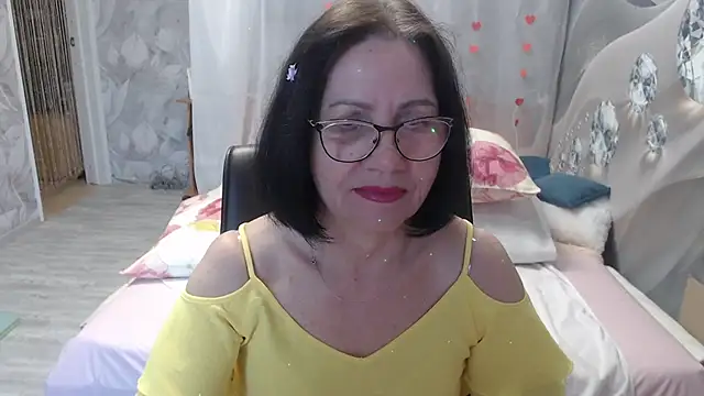 Snapshot of OlgaHottie chatting on April 12, 2026, 11:43 pm OlgaHottie online show from April 12, 2026, 11:43 pm