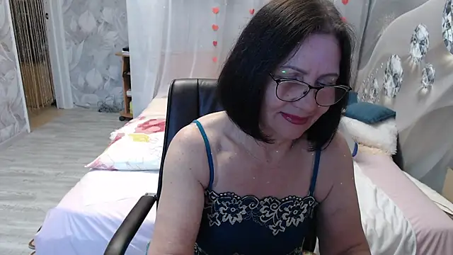 Snapshot of OlgaHottie chatting on April 13, 2026, 11:43 pm OlgaHottie online show from April 13, 2026, 11:43 pm