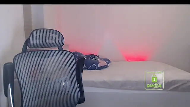 Snapshot of cute_and_hot chatting on November 19, 2025, 3:45 pm cute and hot online show from November 19, 2025, 3:45 pm