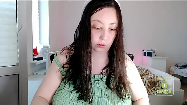 cute and hot online show from July 11, 2026, 2:42 pm