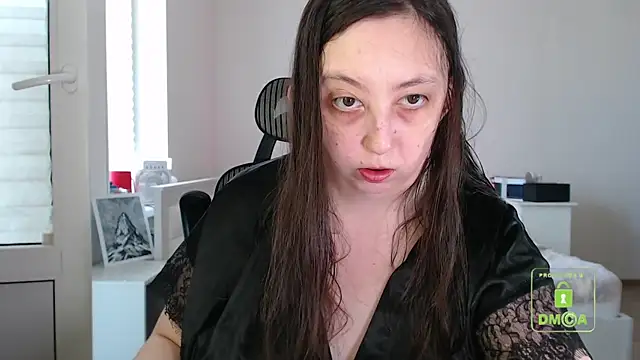 cute and hot online show from August 1, 2026, 1:32 pm