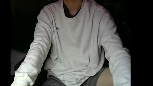 Snapshot of Ray175oo chatting on February 15, 2025, 5:07 pm Ray175oo online show from February 15, 2025, 5:07 pm