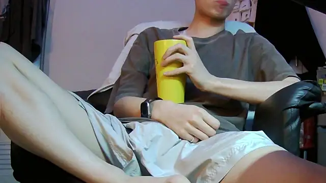 Ray175oo online show from April 25, 2026, 5:32 pm