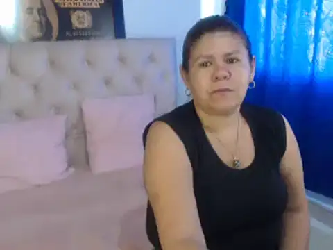 NATHYHOTT online show from January 13, 2025, 1:28 pm