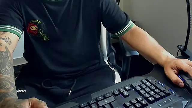 Snapshot of stebankechima chatting on October 19, 2025, 5:35 pm stebankechima online show from October 19, 2025, 5:35 pm