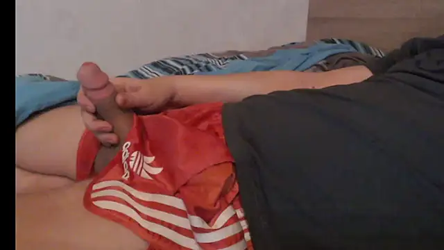 Snapshot of Shortboy84 chatting on February 10, 2025, 5:58 am Shortboy84 online show from February 10, 2025, 5:58 am