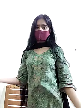 Snapshot of Arisha- chatting on February 5, 2026, 8:02 pm Arisha- online show from February 5, 2026, 8:02 pm