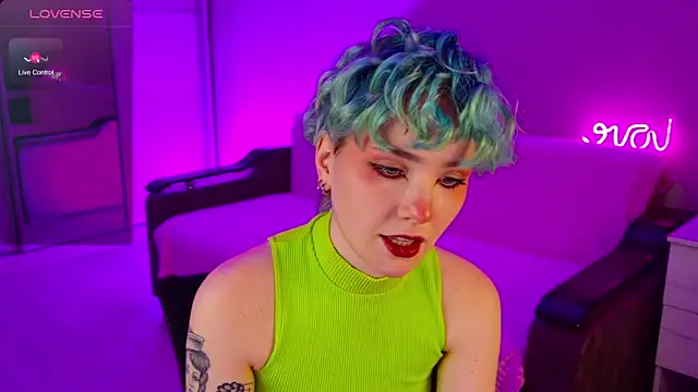 Snapshot of School_Love chatting on December 15, 2024, 4:15 pm School Love online show from December 15, 2024, 4:15 pm