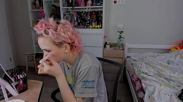 Snapshot of School_Love chatting on November 21, 2025, 7:07 am School Love online show from November 21, 2025, 7:07 am