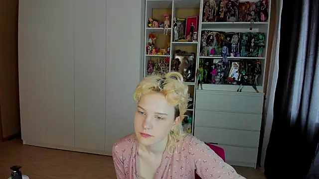 School Love online show from July 14, 2026, 8:08 am