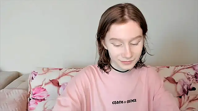 Snapshot of EnigmaSee chatting on December 21, 2024, 8:18 am EnigmaSee online show from December 21, 2024, 8:18 am