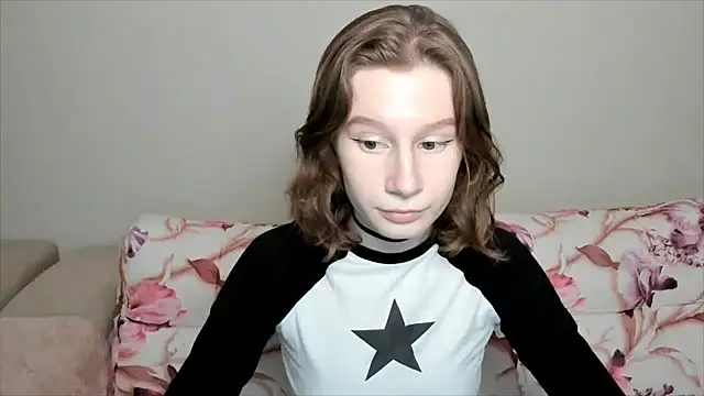 Snapshot of EnigmaSee chatting on December 29, 2024, 1:13 am EnigmaSee online show from December 29, 2024, 1:13 am