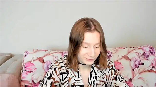 Snapshot of EnigmaSee chatting on January 3, 2025, 8:43 am EnigmaSee online show from January 3, 2025, 8:43 am