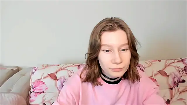 Snapshot of EnigmaSee chatting on January 4, 2025, 8:17 am EnigmaSee online show from January 4, 2025, 8:17 am