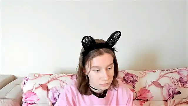 Snapshot of EnigmaSee chatting on January 20, 2025, 5:59 am EnigmaSee online show from January 20, 2025, 5:59 am