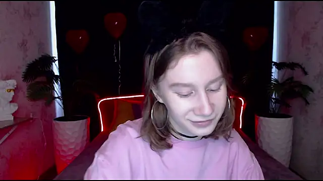 Snapshot of EnigmaSee chatting on February 24, 2025, 8:27 am EnigmaSee online show from February 24, 2025, 8:27 am