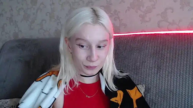 Snapshot of EnigmaSee chatting on May 11, 2026, 2:28 am EnigmaSee online show from May 11, 2026, 2:28 am