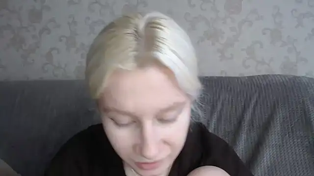 Snapshot of EnigmaSee chatting on June 17, 2026, 8:39 am EnigmaSee online show from June 17, 2026, 8:39 am