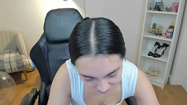  BellaEvans  online show from May 4, 2026, 4:41 am