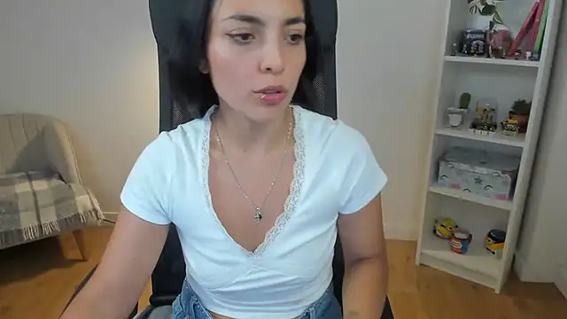  BellaEvans  online show from July 28, 2026, 11:17 am