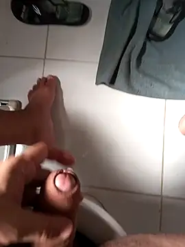 lobomisterioso13 online show from November 14, 2025, 11:53 am