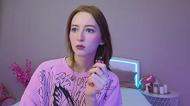 Snapshot of MichaDenver chatting on December 2, 2025, 9:47 am MichaDenver online show from December 2, 2025, 9:47 am