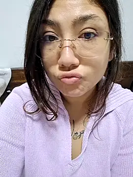 Snapshot of Mia_Ruiz chatting on November 28, 2025, 3:09 am Mia Ruiz online show from November 28, 2025, 3:09 am