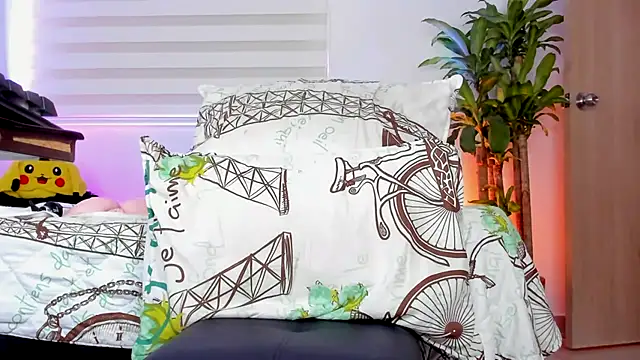 aldrinwhite online show from October 14, 2025, 5:14 pm