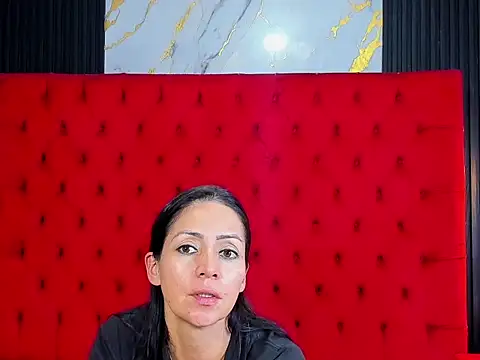 Snapshot of KateTompson_ chatting on June 7, 2026, 7:28 pm KateTompson online show from June 7, 2026, 7:28 pm