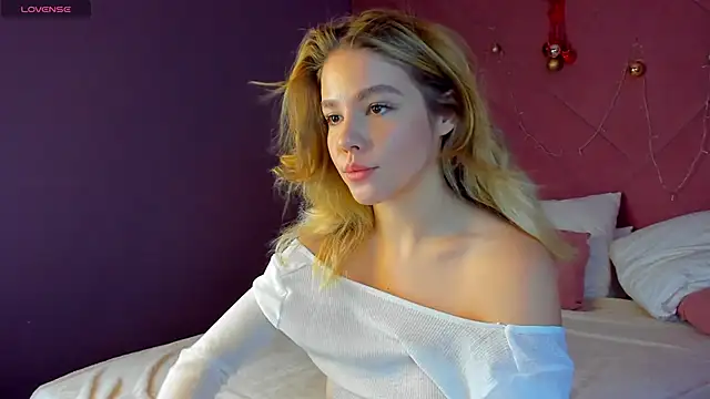 Snapshot of Anna_Robinson chatting on January 16, 2025, 1:06 am Anna Robinson online show from January 16, 2025, 1:06 am