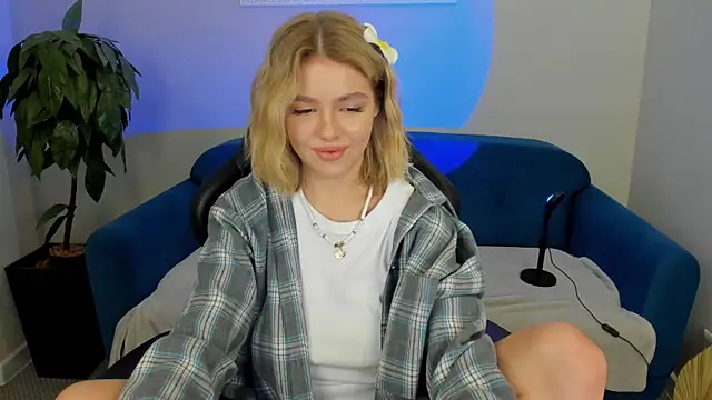 Snapshot of Anna_Robinson chatting on March 13, 2025, 1:32 am Anna Robinson online show from March 13, 2025, 1:32 am