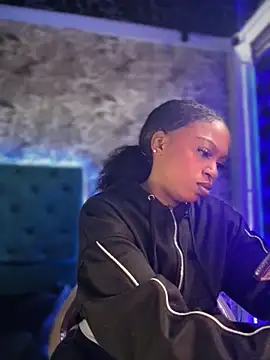 Melany Williams online show from November 20, 2025, 12:49 pm