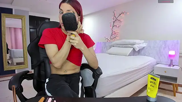 charolbruce 1 online show from February 26, 2026, 11:53 am