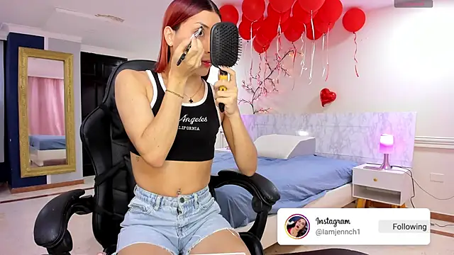 Snapshot of charolbruce_1 chatting on June 9, 2026, 11:55 am charolbruce 1 online show from June 9, 2026, 11:55 am