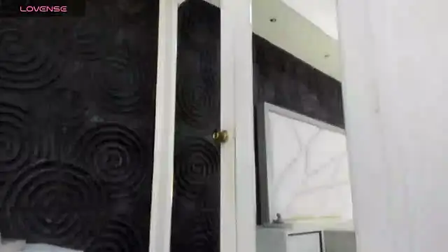 AbigailWilliams  online show from November 11, 2025, 11:10 am