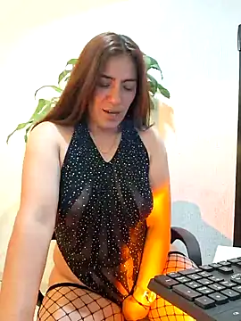 Snapshot of emmily_d chatting on January 27, 2025, 10:06 pm emmily d online show from January 27, 2025, 10:06 pm