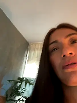 Snapshot of emmily_d chatting on November 22, 2025, 9:36 pm emmily d online show from November 22, 2025, 9:36 pm