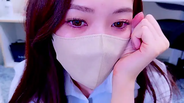 Snapshot of oxo_yuna_oxo chatting on December 4, 2024, 11:30 am oxo yuna oxo online show from December 4, 2024, 11:30 am