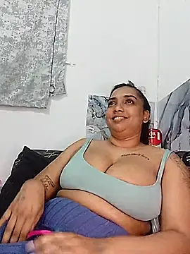 GORGEOUSLIPS online show from December 3, 2025, 9:24 pm