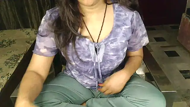 Snapshot of aarushi_sharmaa chatting on November 16, 2025, 2:55 pm aarushi sharmaa online show from November 16, 2025, 2:55 pm