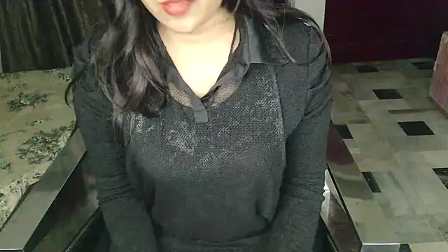 Snapshot of aarushi_sharmaa chatting on November 23, 2025, 5:24 pm aarushi sharmaa online show from November 23, 2025, 5:24 pm