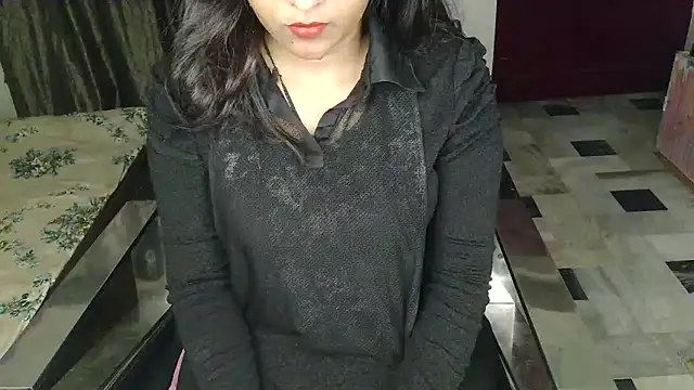 Snapshot of aarushi_sharmaa chatting on November 27, 2025, 3:47 pm aarushi sharmaa online show from November 27, 2025, 3:47 pm