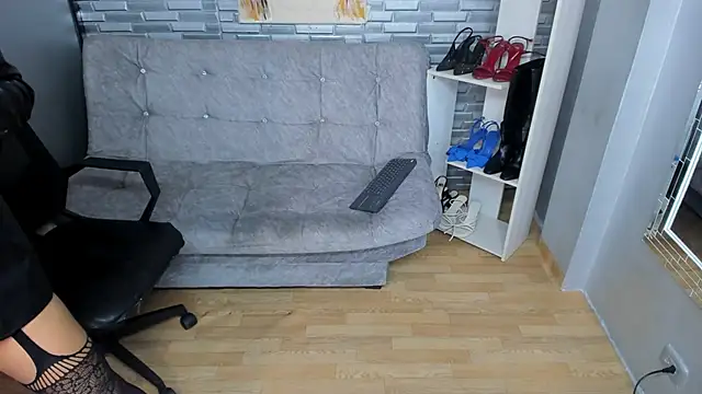 Snapshot of coniie_jhons chatting on March 1, 2025, 5:27 pm coniie jhons online show from March 1, 2025, 5:27 pm