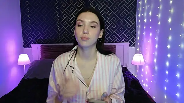 AliceSpark online show from February 1, 2025, 7:23 pm