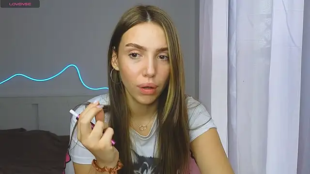 AliceSpark online show from October 16, 2025, 9:54 am