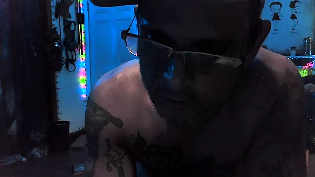 Snapshot of Buffshagswell chatting on May 9, 2026, 6:18 am Buffshagswell online show from May 9, 2026, 6:18 am
