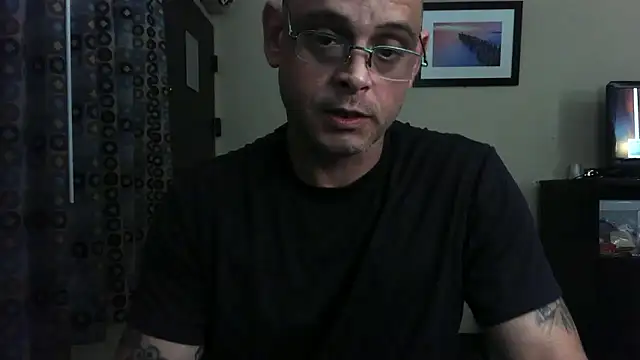 Snapshot of Buffshagswell chatting on May 16, 2026, 11:25 pm Buffshagswell online show from May 16, 2026, 11:25 pm